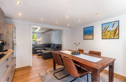 Gellinghausen Apartment | Apartment 'Bödefeld' with Shared Terrace, Private Garden and Wi-Fi