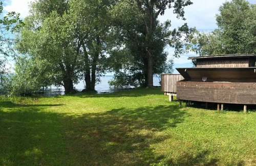 Gaissau Apartment | Apartment 'Bodensee 2 Mit Privatstrand' with Wi-Fi and Air Conditioning