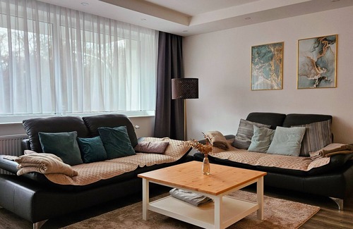 Heppens Apartment | Apartment 'Born' with Balcony and Wi-Fi
