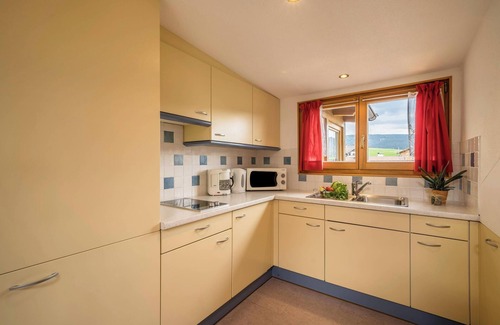 Salonetto Apartment | Apartment "Bozen" with Mountain View, Wi-Fi, Balcony & Garden