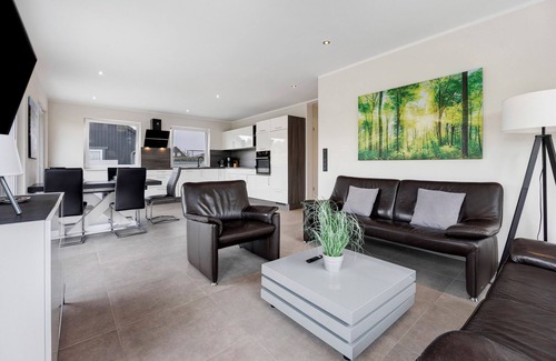 Sassenburg Apartment | Apartment 'Bresser Bernsteinsee' with Private Terrace, Private Garden and Wi-Fi