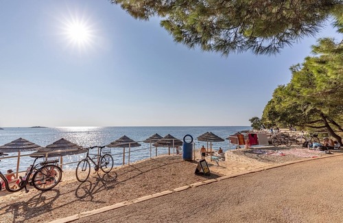 Brulo Apartment | Apartment Brulo in Porec - fine apartment with sea views, climate, internet access