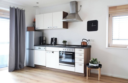 Harburg Apartment | Apartment 'Burgblick' with Private Terrace, Private Garden and Wi-Fi