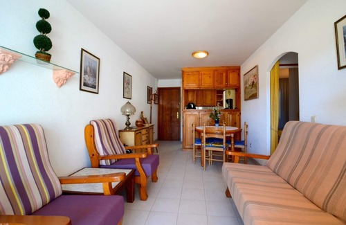 L'Estartit Apartment | Apartment by Beach with Pool in Costa Brava