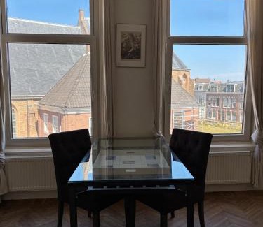 Scheveningen Badplaats Apartment | Apartment by the Beach