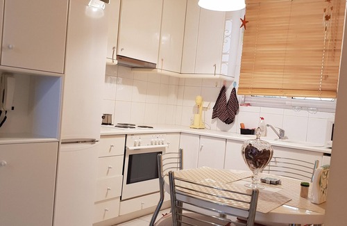 Porto Rafti Apartment | Apartment by the sea at the location "Kalos Gialos" of Porto Rafti Bay.