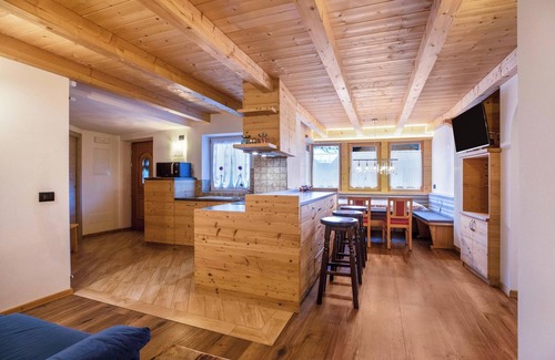 Campitello di Fassa Apartment | Apartment Chalet Osmar Appartamento 2 with Mountain View, Wi-Fi, Garden & Terrace