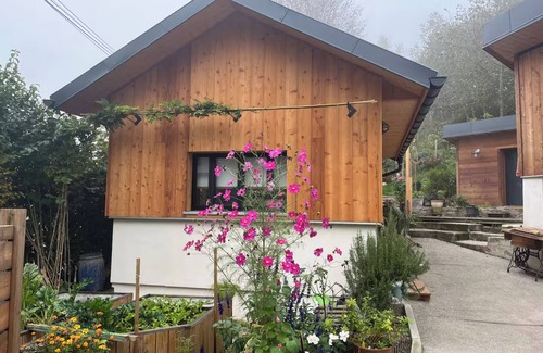 Marcellaz-Albanais Apartment | Apartment 'Cabane' with Wi-Fi and Air Conditioning