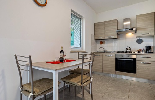 Brenzone sul Garda Apartment | Apartment 'Casa Maria' with Lake View, Private Garden and Wi-Fi