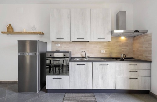 Zignago Apartment | Apartment 'Camera 5' with Mountain View, Wi-Fi and Air Conditioning