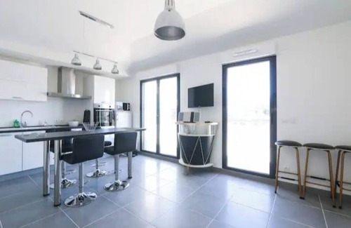 Prado - Republique Apartment | Apartment cannes center