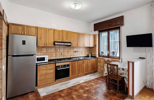 Bomerano Apartment | Apartment 'Capri Vista Monti' with Shared Garden, Balcony and Wi-Fi