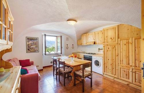 Pila Apartment | Apartment "Caratteristico e Accogliente" with Mountain View