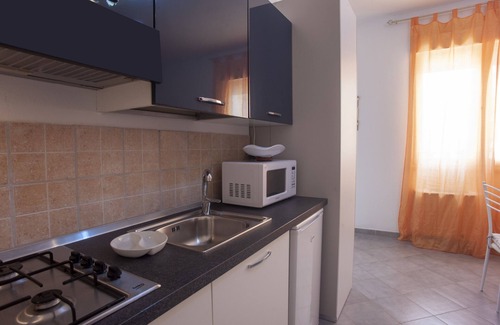 Sarroch Apartment | Apartment Casa Annetta with Shared Terrace & Wi-Fi