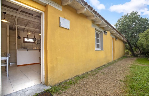 Tottubella Apartment | Apartment 'Casa Ares' with Shared Garden, Wi-Fi and Air Conditioning
