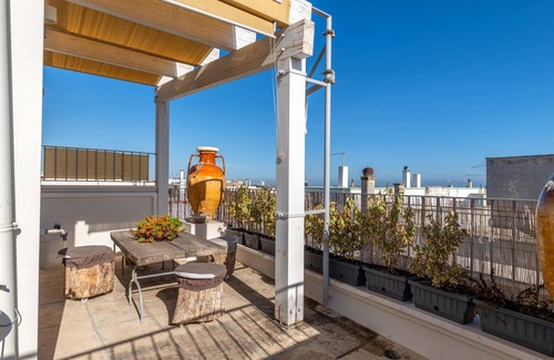 Pezze di Greco Apartment | Apartment 'Casa In Stile' with Private Terrace, Wi-Fi and Air Conditioning