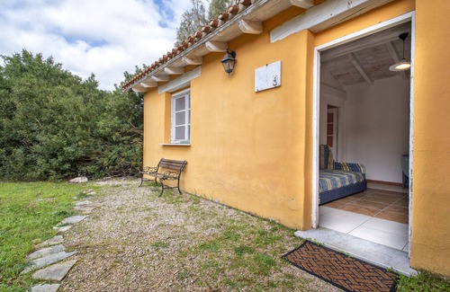 Tottubella Apartment | Apartment 'Casa Ikos' with Shared Garden, Wi-Fi and Air Conditioning