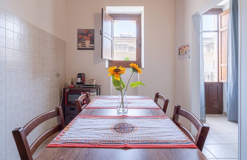Pachino Apartment | Apartment 'Casa Intersimone' with Wi-Fi and Air Conditioning
