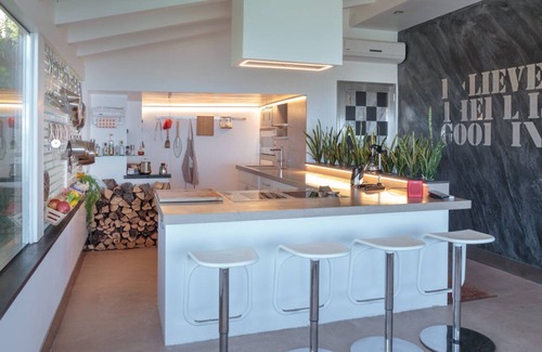 Lavagna Apartment | Apartment Casa Lorenzo with Sea View, Shared Garden, A/C and Wi-Fi