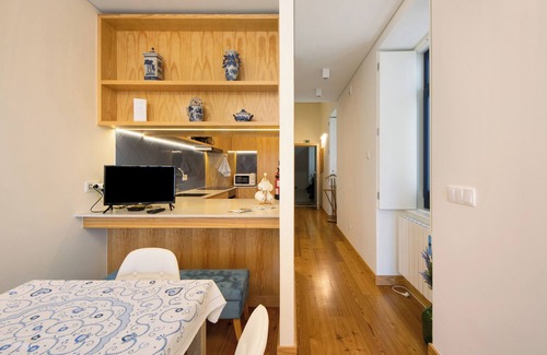 Aveiro Apartment | Apartment 'Casa Marques Ria View 1' with Lake View, Balcony and Wi-Fi