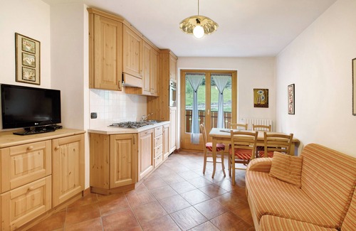Santa Caterina Valfurva Apartment | Apartment 'Casa Michela Trilocale 7' with Mountain View, Shared Terrace and Wi-Fi