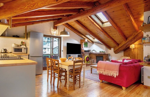 Pila Apartment | Apartment 'Casa Olma' with Mountain View, Private Terrace and Wi-Fi