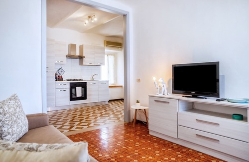 Porto Ercole Apartment | Apartment 'Casa Uliana' with Sea View, Wi-Fi and Air Conditioning
