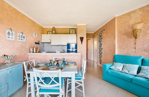 Palau Apartment | Apartment Casa Vacanze Nicola e Maria with Sea View, Balcony, Terrace & Garden