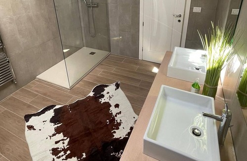 Pastrengo Apartment | Apartment 'Chapò' with Mountain View, Wi-Fi and Air Conditioning