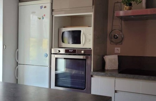 Sequedin Apartment | Apartment 'Chez Madame De Souter' with Private Terrace, Wi-Fi and Air Conditioning