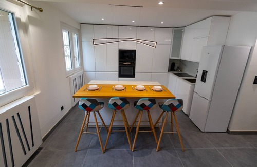 Grand Clement Apartment | Apartment 'Chic Et Elégant À Villeurbanne' with Wi-Fi