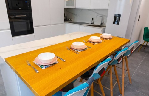 Grand Clement Apartment | Apartment 'Chic Et Elégant À Villeurbanne' with Wi-Fi