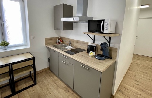 Lens Apartment | Apartment-Comfort-Ensuite-Courtyard view-1er étage