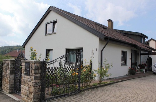 Bleichstetten Apartment | Apartment 'Cosima' with Shared Terrace, Shared Garden and Wi-Fi