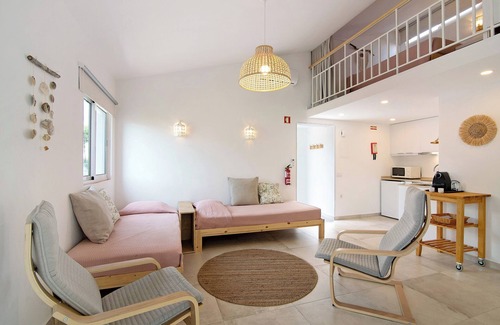 Santa Luzia Apartment | Apartment 'Cosy Beach Loft Pedras Del Rei' with Shared Pool, Wi-Fi and Air Conditioning