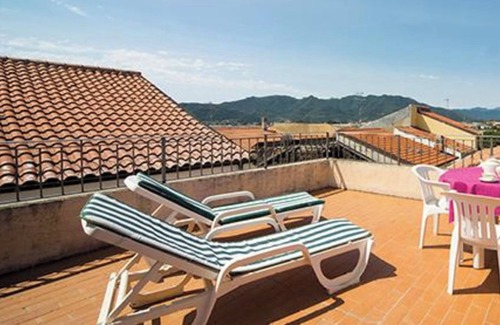 Campochiesa Apartment | Apartment 'Dalia' with Shared Pool, Private Terrace and Wi-Fi