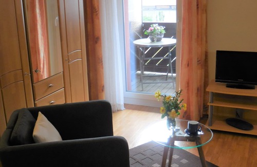 Bad Soden-Salmuenster Apartment | Apartment 2, 22 sqm, living/bedroom with kitchenette, balcony, max. 1 person