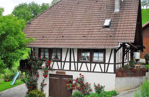Haslach im Kinzigtal Apartment | Apartment 'Schnellingen' with Shared Garden, Balcony and Wi-Fi
