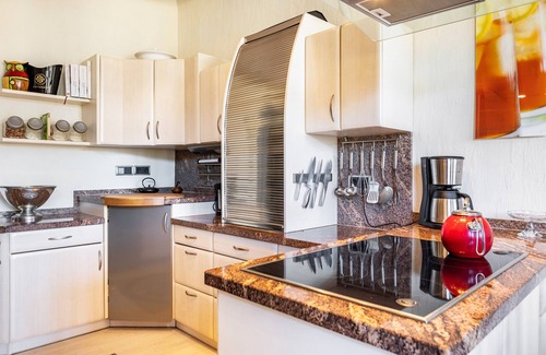 Mühlhausen Apartment | Apartment 'Vogelnest Hochzeitssuite' with Shared Pool, Shared Terrace and Wi-Fi