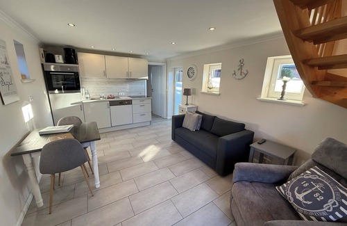 Rodemis House | Apartment "De Peerstall" Husum-Rödemis, with bicycles, close to the train station