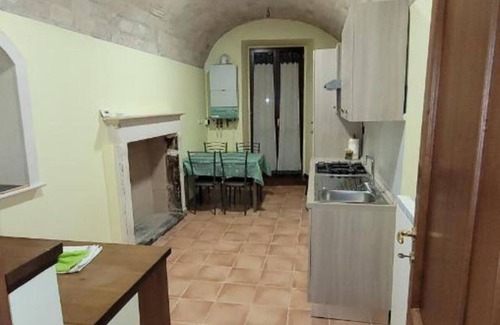 Sulmona Apartment | Apartment 'Dea Maja' with Balcony and Wi-Fi