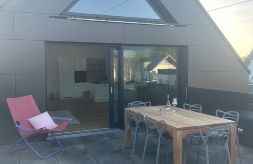 Loretto Apartment | Apartment 'Designapartment Salzburg' with Mountain View, Wi-Fi and Air Conditioning