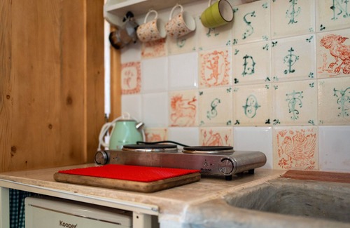 Santarello Apartment | Apartment 'Di Sotto' with Shared Pool, Shared Terrace and Wi-Fi