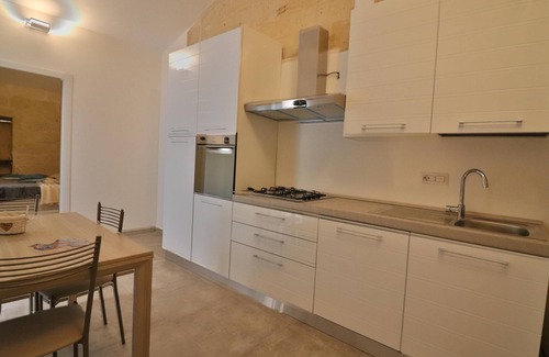Otranto Apartment | Apartment "Dimora Storica Rebecca" Close to the Beach with Air Conditioning & Terrace