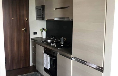 Sirmione Cottage | Apartment directly by the lake