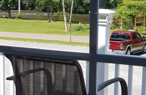 Abingdon Apartment | Apartment Directly ON The Virginia Creeper Trail !