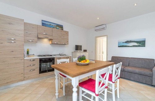 Rudalza Apartment | Apartment 'Domus Pintadas 5' with Private Terrace, Wi-Fi and Air Conditioning