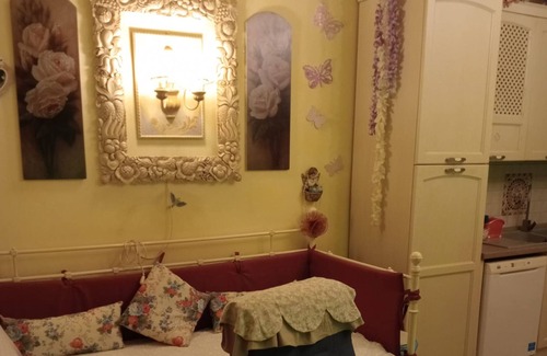 Santa Maria del Giudice Apartment | Apartment 'Due Cuori E Una Capanna Lucca' with Mountain View, Private Garden and Air Conditioning