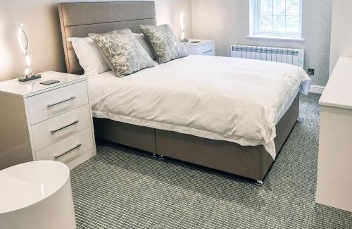 Pagham House | Apartment Eight At Barton Manor - Uk39563