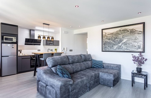 Port de Sagunt Apartment | Apartment 'El Pisito De Gemma' with Balcony, Wi-Fi and Air Conditioning